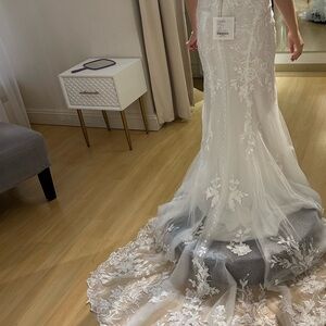 Essence of Australia Size 8 Wedding Dress Never Worn Unaltered